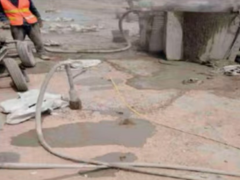 平山水泥混凝土路面板底注浆技术 路面脱空注浆整治方案